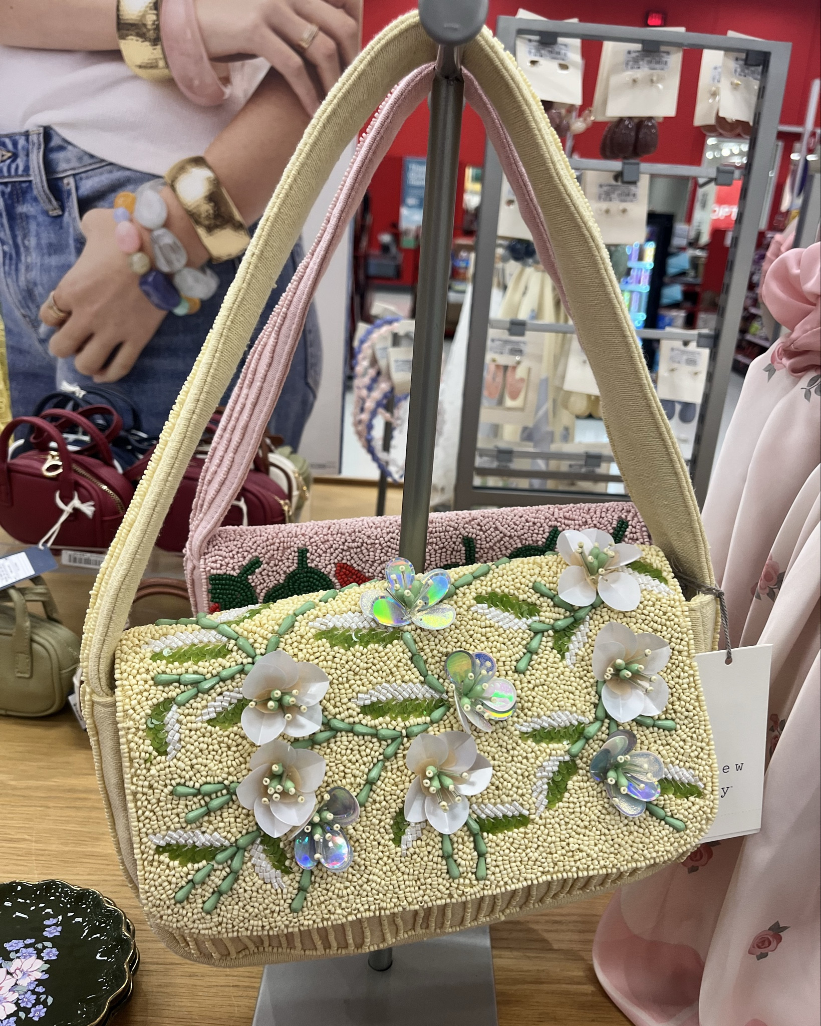 🚨SAVE THIS POST!! The links 🔗 have  been updated in the app! 
The perfect spring and summer purse has arrived @Target 🌼🌶️🍋🤍❤️🩷🩵

#ltkitbag

#LTKSeasonal #LTKMidsize #LTKPlusSize
