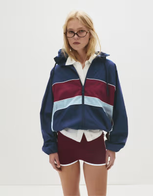 Pull&Bear - Lichtgewicht jack met contrastpaneel in marineblauw | ASOS (Global)