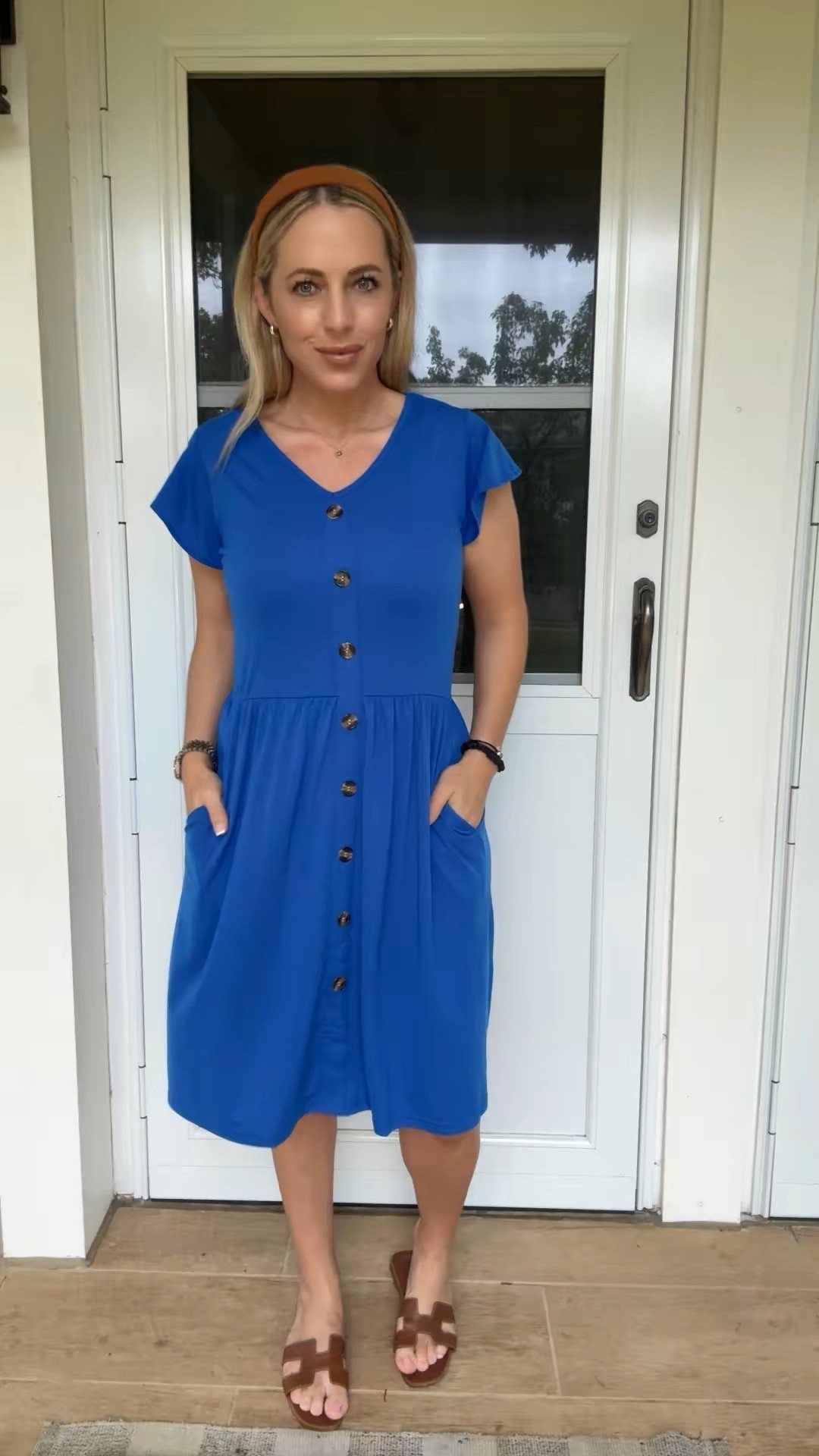 Casual dress 



#LTKMidsize #LTKSeasonal #LTKFindsUnder50