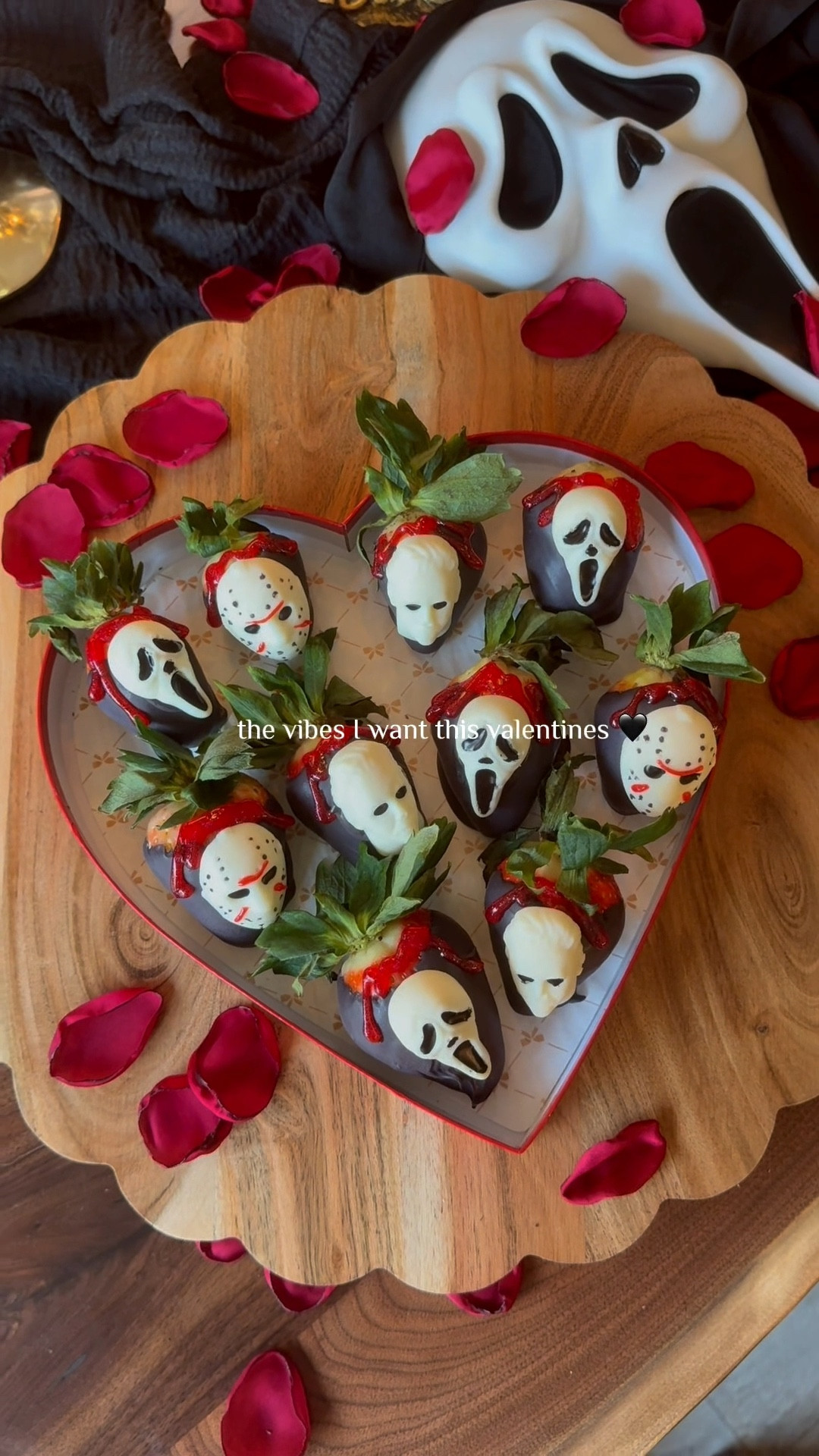 Horror mold ✨🖤👻 ghostface valentines chocolate covered strawberries 🍓 

#LTKSeasonal #LTKValentine #LTKfoodie