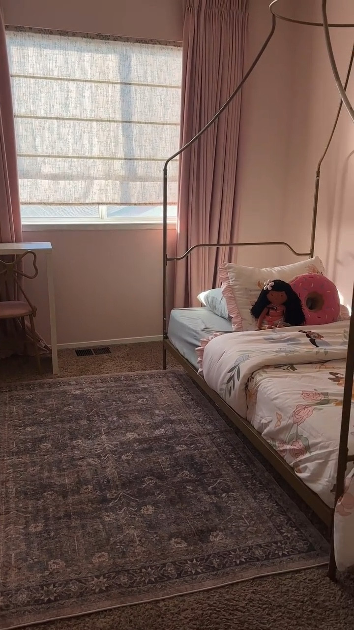 Decided to switch out my daughter’s rug for this one from @purecozy_amz which I think adds more charm to her room. What do you guys think? 

Il have it linked on my LTK!

Follow for more home content @casarustica29 

#home #purecozy #purecozyrug #purecozyhome