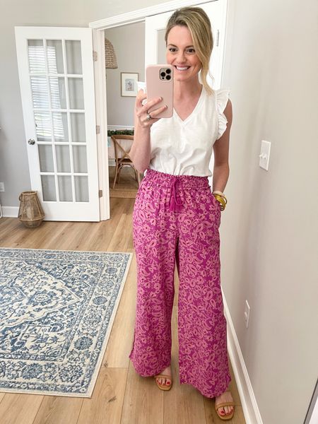 7 outfits for your week ahead hit the blog yesterday! It’s basically what I’ve been wearing a lot of lately! These wide leg printed pants are currently 20% off! Wearing the size XS. See it all meghanlanahan.com 

#LTKstyletip #LTKsalealert #LTKunder50