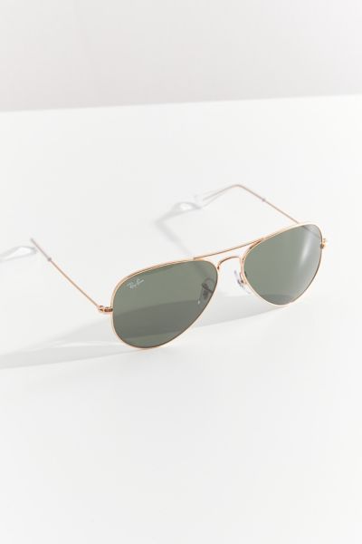 Ray-Ban Aviator Classic Sunglasses | Urban Outfitters (US and RoW)