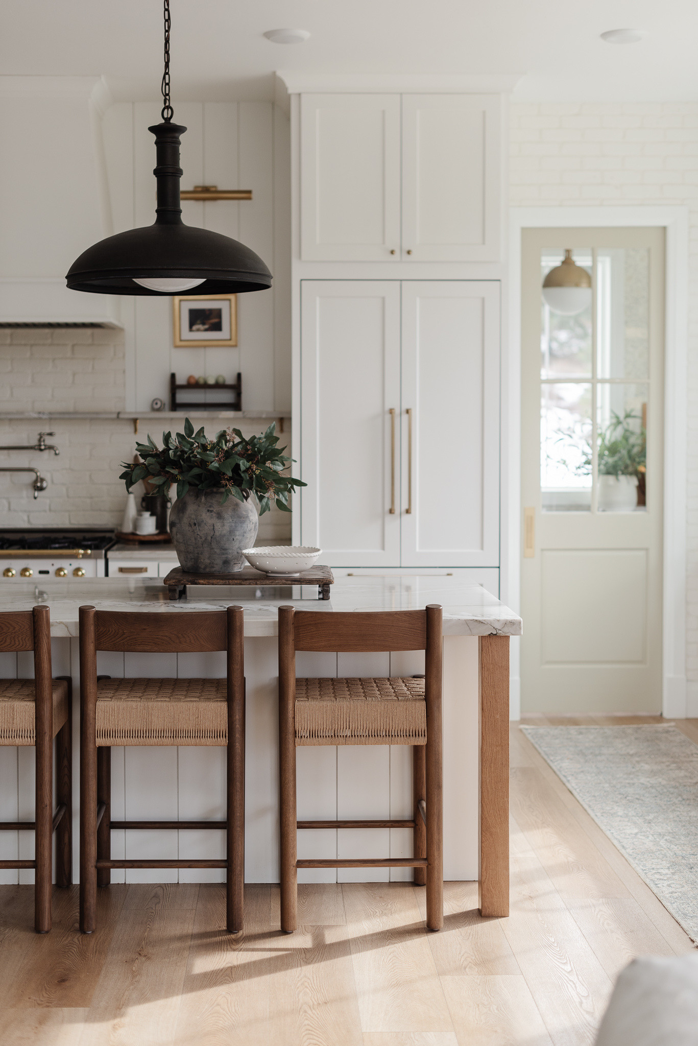 Shop the kitchen! 

Kitchen decor, come home, decor, spring decor, counter, stool, vase, pot, cabinet, hardware, pendant, rug, runner, picture, light, pot, pillar, kitchen styling, target, Wayfair, Hati home 

#LTKHome #LTKSeasonal #LTKSaleAlert