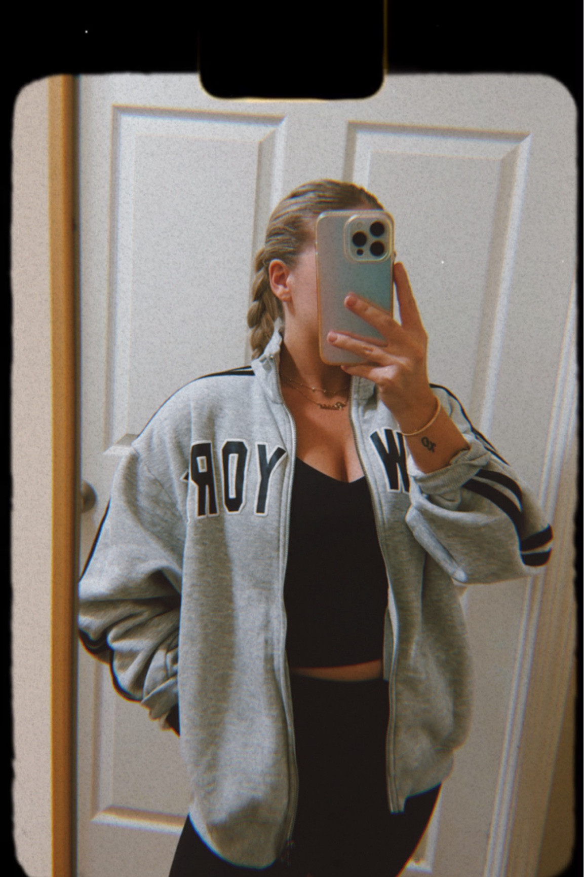 #graphictee #zipup #jacket #fallfinds 

#LTKBacktoSchool #LTKStyleTip #LTKFallSale