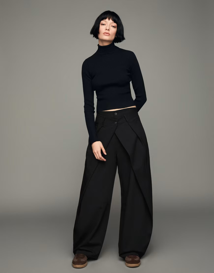 Bershka Barrel trousers with pleats in black | ASOS (Global)