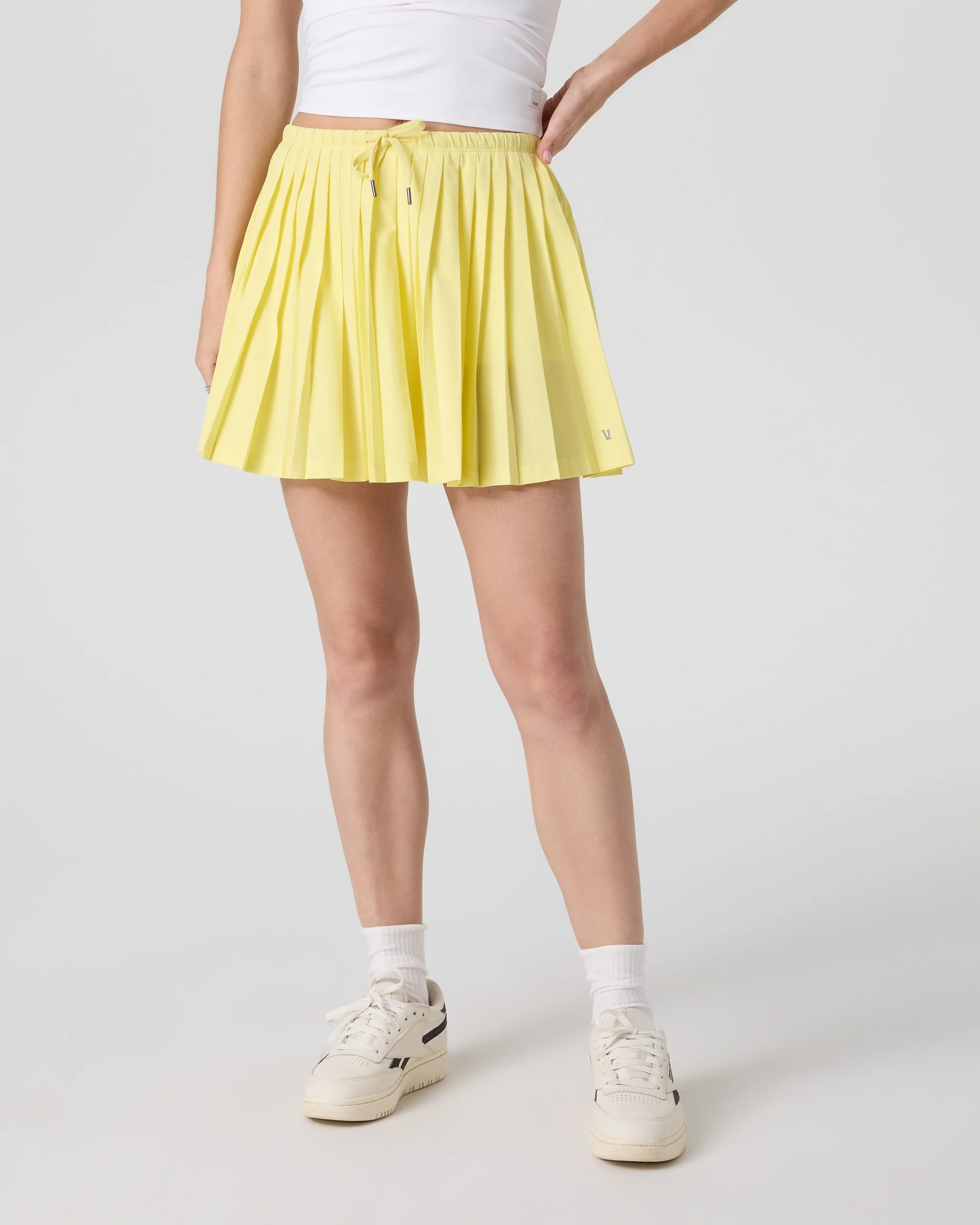 Clementine Pleated Skirt 15" | Sunlight | Vuori | Vuori Clothing (US & Canada)