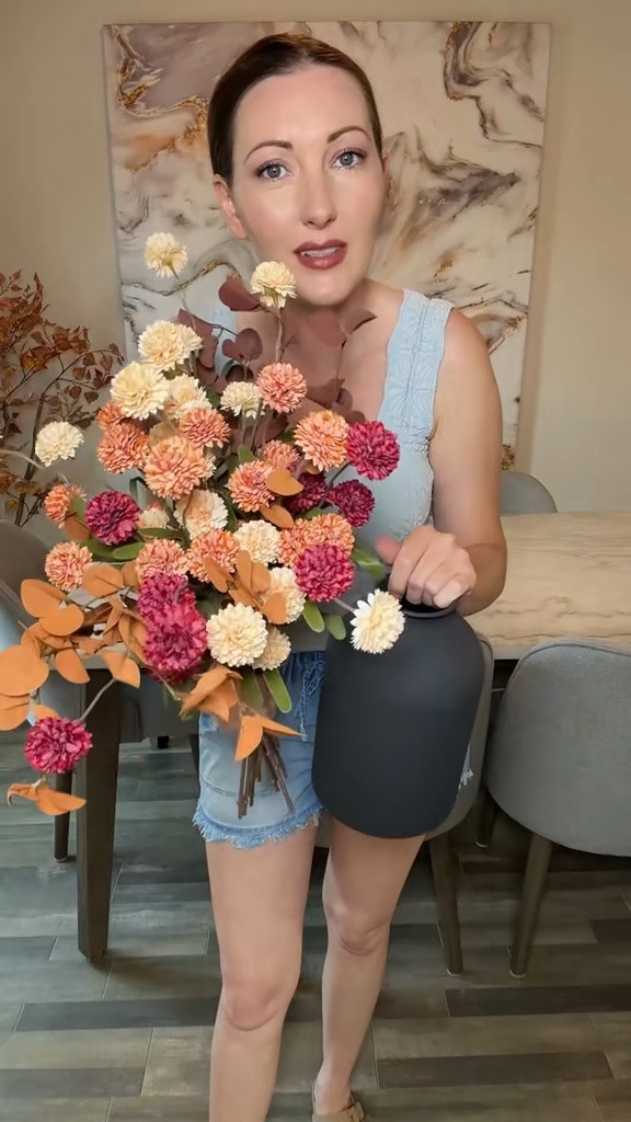 Create a beautiful Fall floral arrangement with these Fall stems and vase set. #fallstems #fallflorals #fallhome #falldecor

#LTKSeasonal #LTKHome
