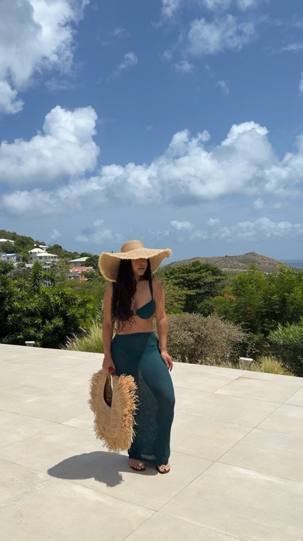 One of my favorite #vacationlooks in Saint Martin! I’m wearing a L #swimsuit (top & bottom) + a M #coverupskirt.

#vacationlooksbeach #vacationoutfitideas #swim #bathingsuit #resortwear

#LTKootd #LTKTravel #LTKSwim