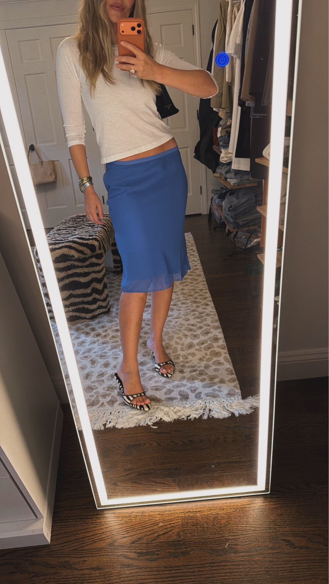 OOTN 

Top Xs 
Skirt xs 
*Bag is vintage Prada