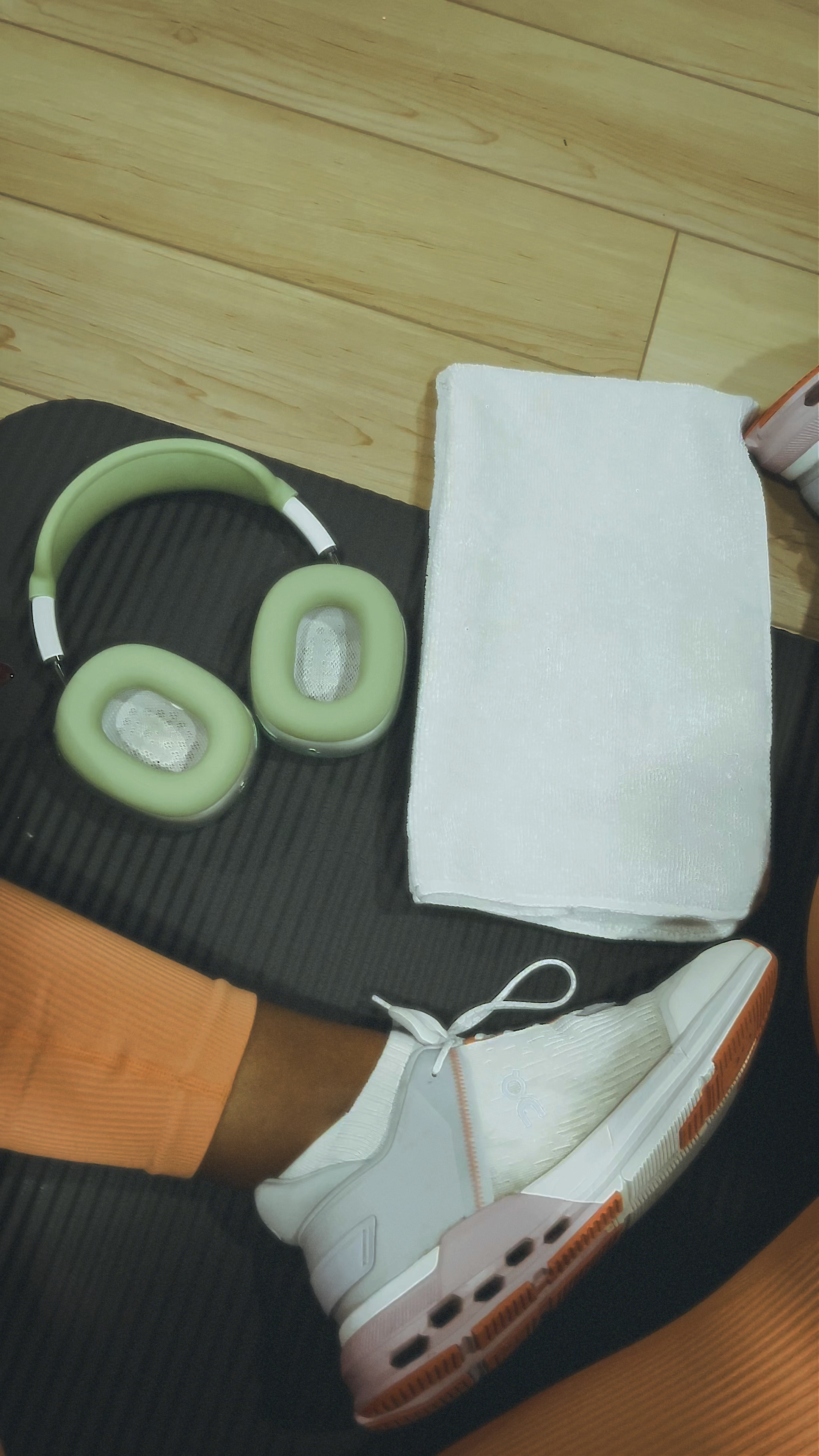 $16 Air Pod Max Covers are so good and worth it !! The ear pods get really sweaty so theses are so great ! 

#LTKActive #LTKFitness #LTKU