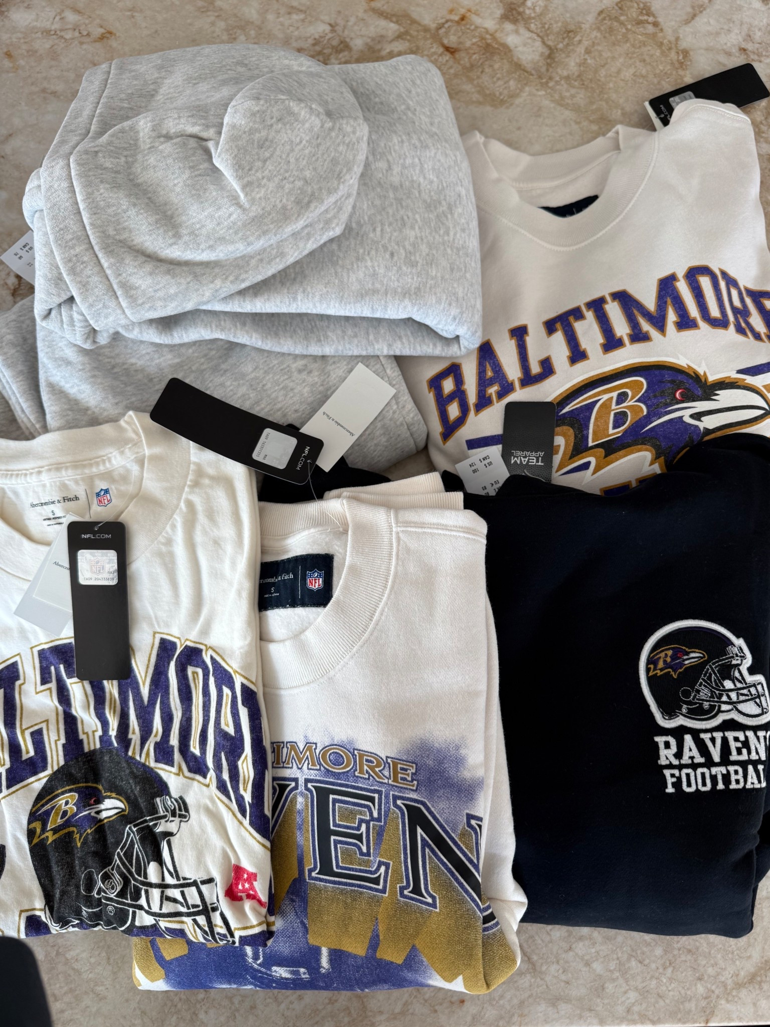 Comfiest sweats and NFL gear from
Abercrombie!

#LTKFindsUnder100 #LTKGiftGuide