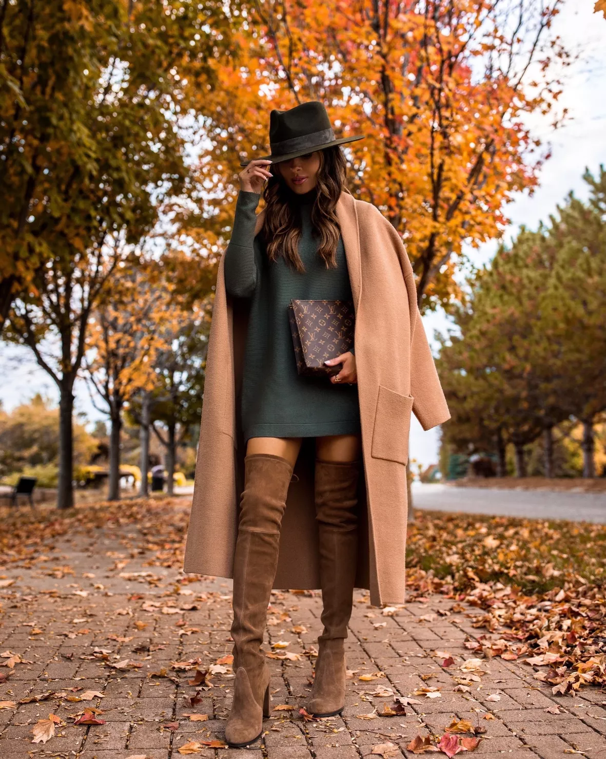 How To Wear An Oversized Sweater This Fall. - Mia Mia Mine