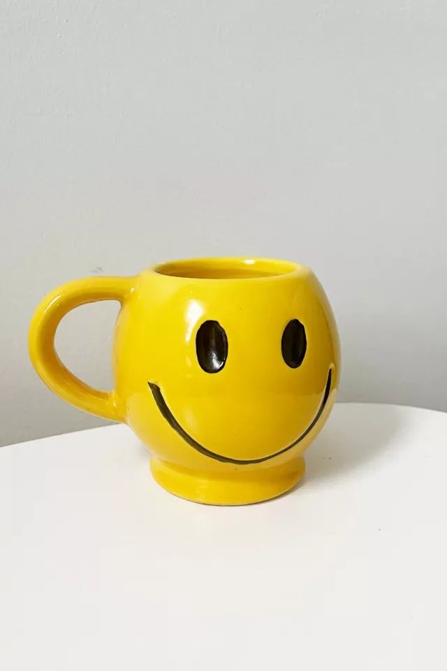 Love Dose Smile Mug Candle | Urban Outfitters (US and RoW)