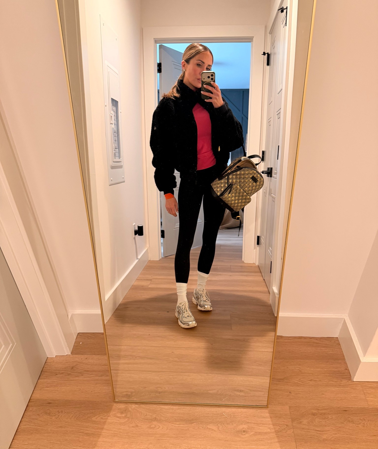 Barre class and gym look today 

New Balamce runners  have been a surprise! Nice and classic, the look good and go fast 💨

#LTKShoeCrush #LTKActive