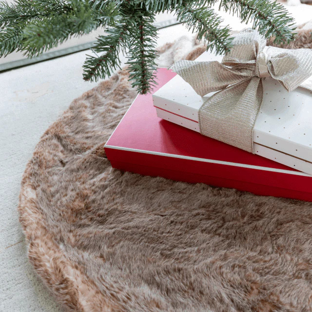 60" King Granite Faux Fur Tree Skirt | King of Christmas