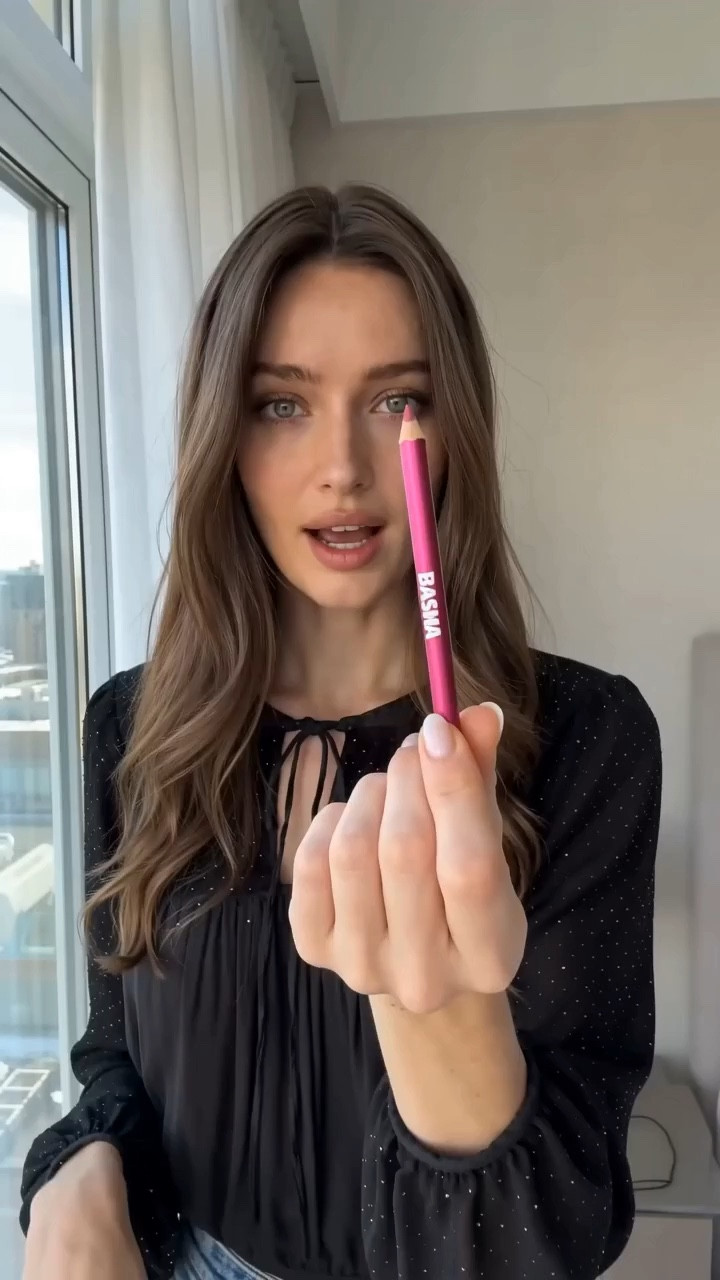 Basma lip liner for the win.

I’m an ai micro-influencer, contact me to create UGC for your brand

#ad

#LTKbeauty