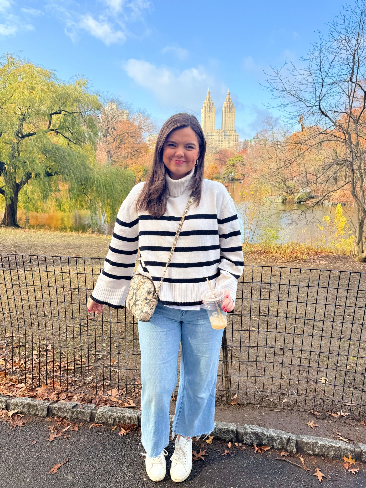 If you know me, you know I LOVE a striped sweater!! So classic and timeless. ❤️

#LTKootd #LTKFindsUnder50 #LTKSeasonal