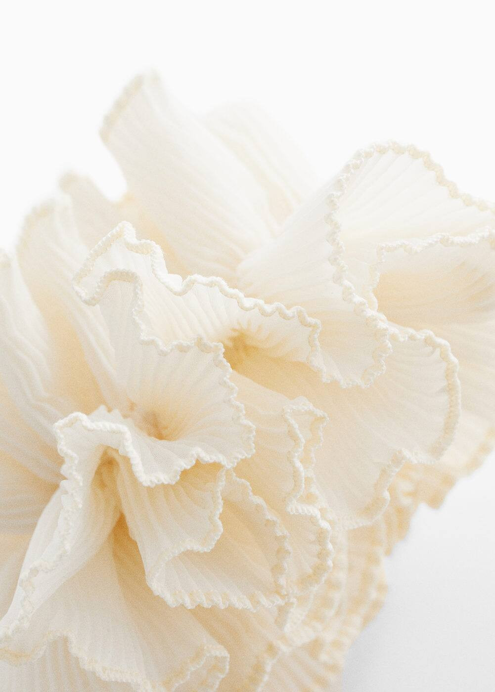 Maxi-flower scrunchie | MANGO (UK)