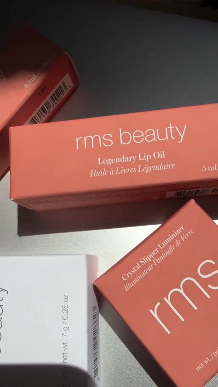 I can’t believe I didn’t experience the magic of this shade. I love the @rmsbeauty Hydra Blushes, but the Crystal Slipper shade is magical - it gives you an understated, sun-kissed barely there blush, when you don’t want your blush to take over your entire makeup look, but you still want something to add dimension to your cheeks. It’s the perfect pinky nude.

I already know the eyelights, lip oil and blush will be on HEAVY rotation for me 😍 What about you? Which products from this collection are catching your eye?

Visit my bio to get it and save some 💰on it too 🤗

#rmsbeauty #gifted  #rmsbeautyblush #redimensionhydrablush #crystalslipper #crystalslipperblush #crystalslippercollection

#LTKBeauty