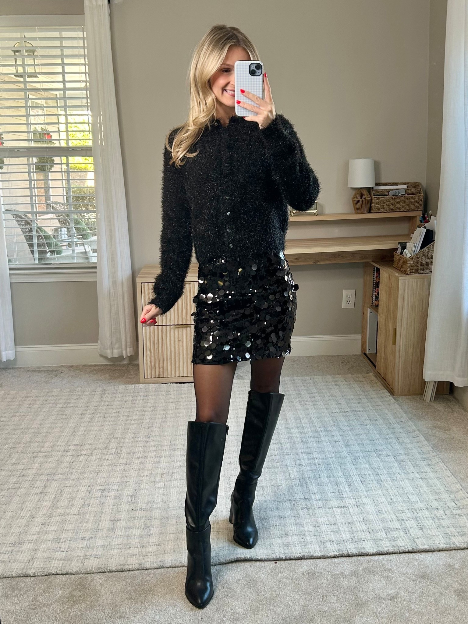 NYE Outfit inspo✨🖤

Sequin skirt is SUCH a good Amazon find & my fuzzy cardigan sweater is 20% off right now at Target 🙌🏻

Wearing an XS in both! 



#nyepartyoutfit #nyeoutfitinspo #sequinskirt #partyoutfit #winteroutfit #newyearseve #amazonfinds #targetfinds #targetstyle #amazonfashion

#LTKHoliday #LTKSaleAlert
