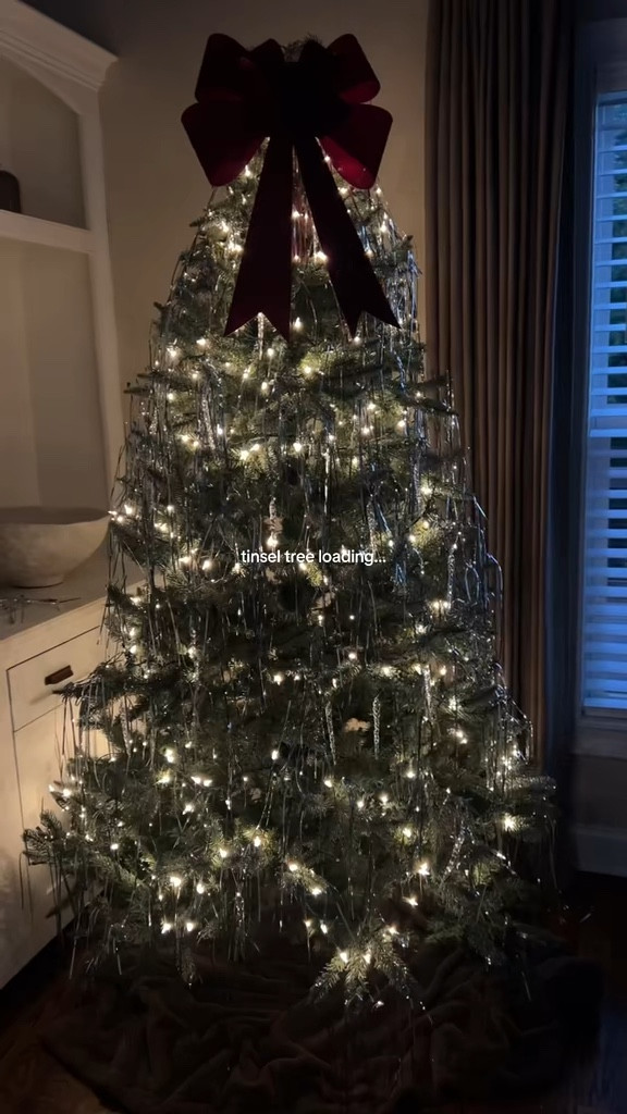 Tinsel Christmas tree 🎄

Tree - from goodwill
Red bow topper - at home (linked similar)
Icicle ornaments - at home (linked similar)

I cut the tinsel off the garland and cut it it to have 3 to 5 long strands per 

#christmasdecor #holidaydecor

#LTKHoliday #LTKGiftGuide #LTKSeasonal