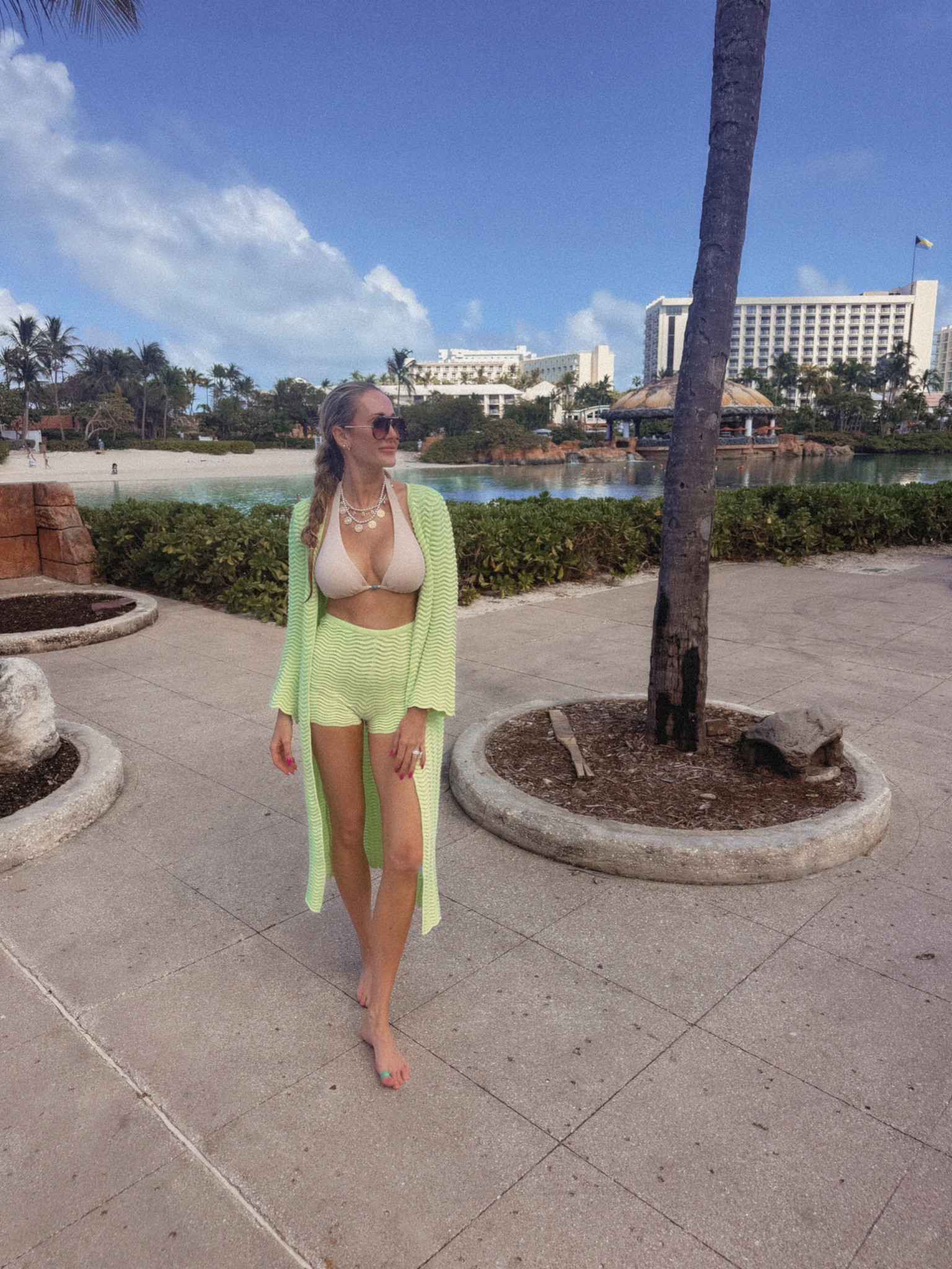 The perfect bright beach combo 💚 + it’s on sale