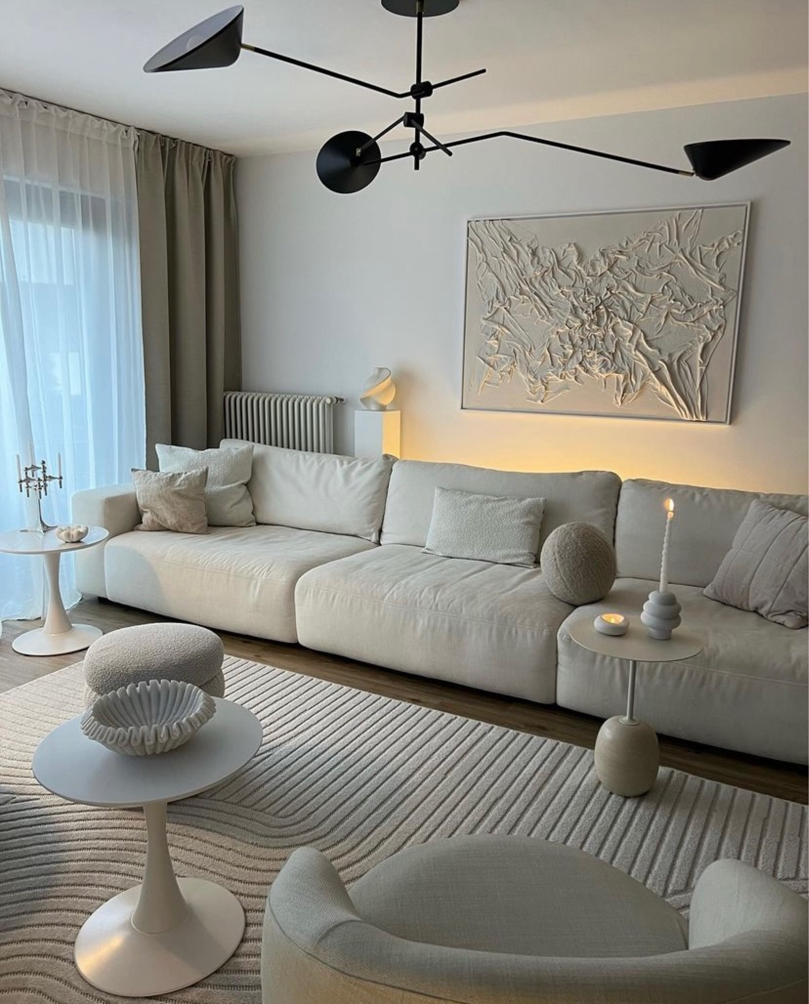 minimalistic living room inspiration with stunning neutral tones • @lisas.pretty.things 🤍


#LTKFind #LTKhome #LTKfamily