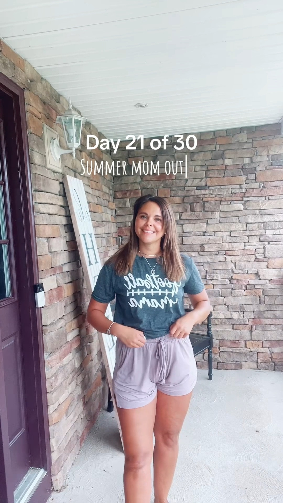 Day 21 of 30 ☀️ Summer Mom Outfits
Hot, sticky, and not here for the drama — always reaching for my comfiest shorts on days like this. Mom mode, but make it breezy 😎🩳
#SummerMomStyle #MomOutfits #ComfyAndCute #OOTD #RealMomStyle #HotWeatherFits #MomLifeFashion