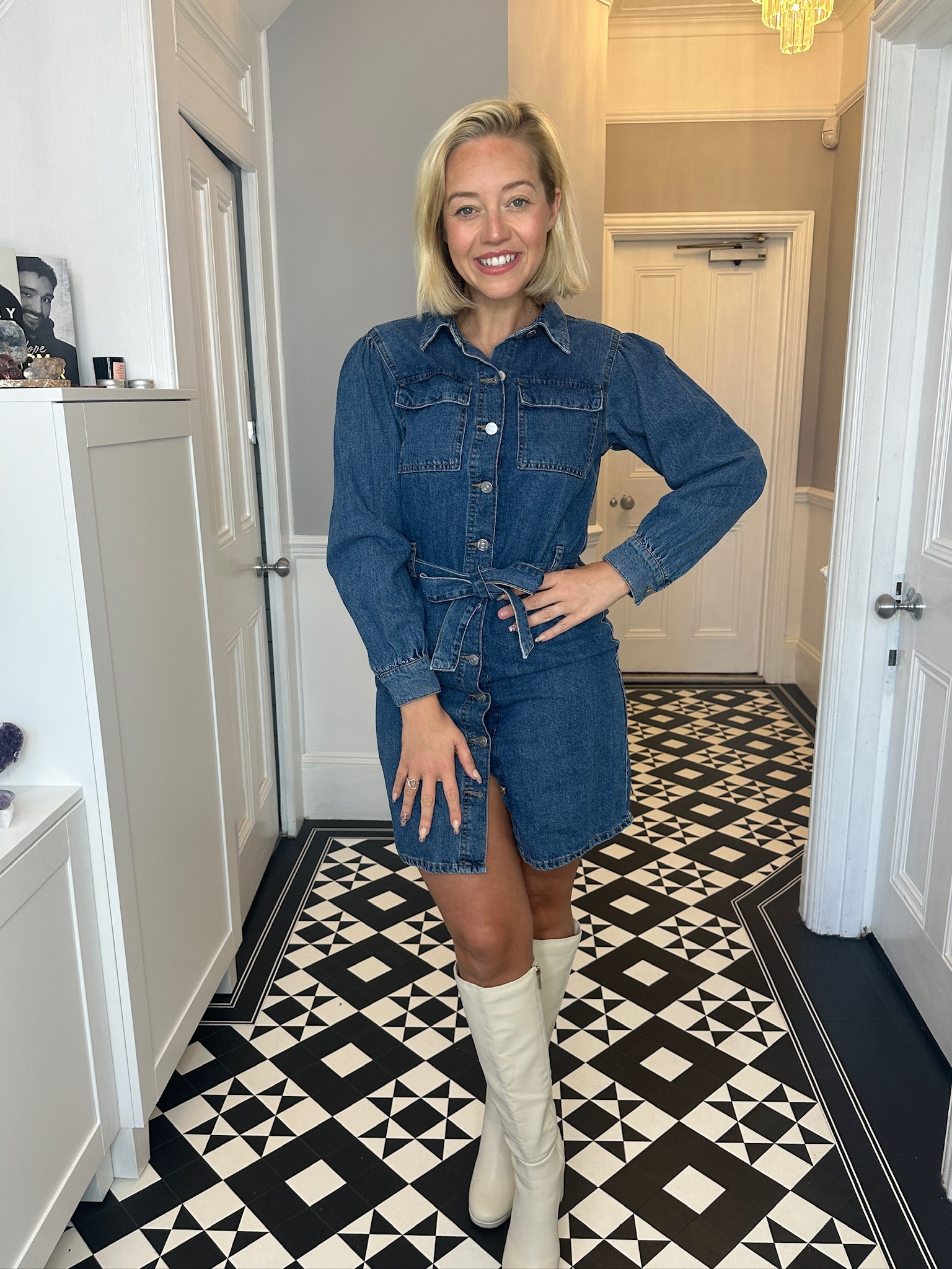 I love styling a mini dress with a knee high boot at this time of year 🩵