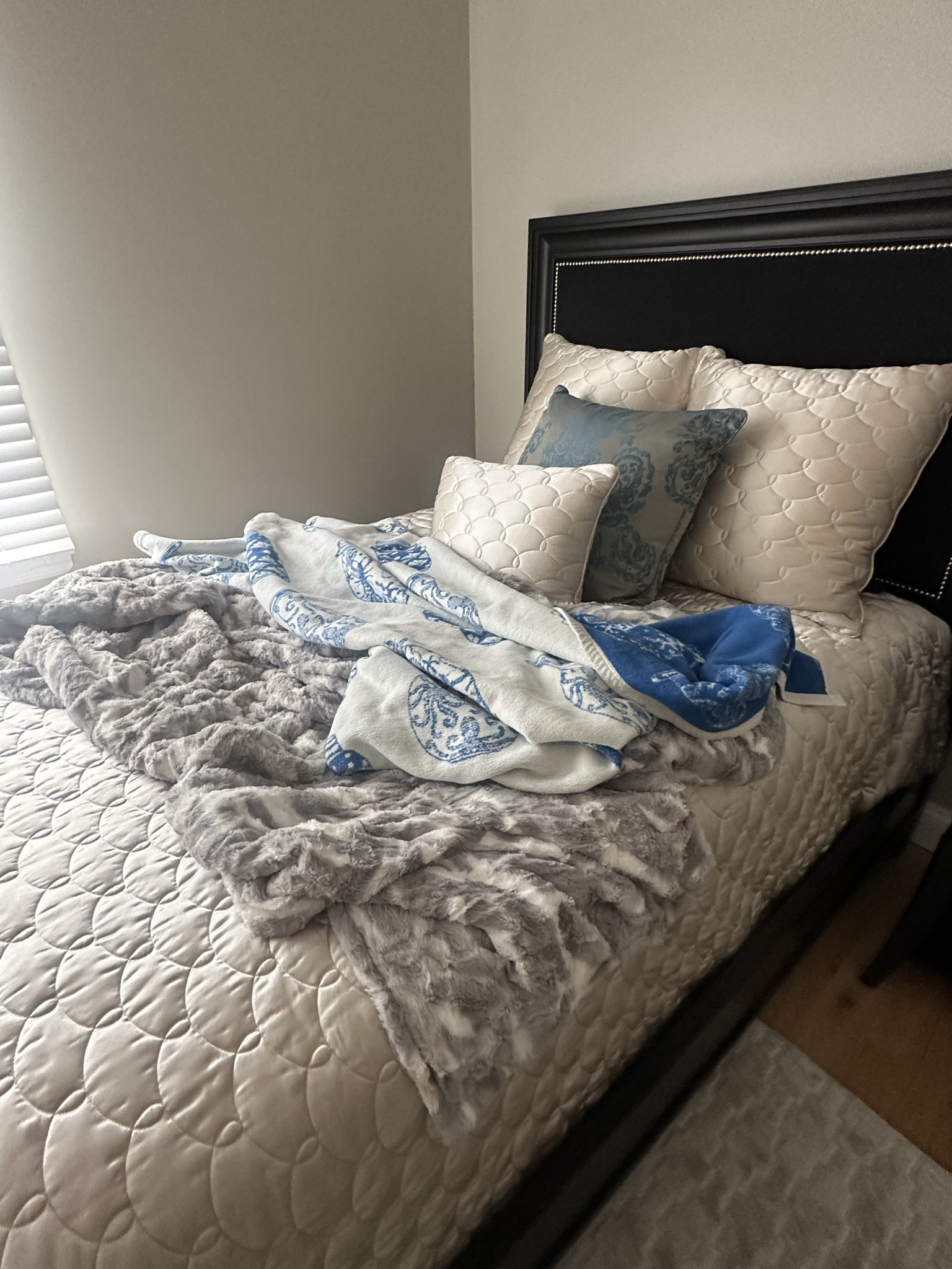 Another bedroom refresh.

#LTKHome #LTKselfcare #LTKPetite
