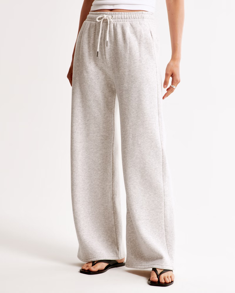 Essential Sunday Wide Leg Sweatpant | Abercrombie & Fitch (US)