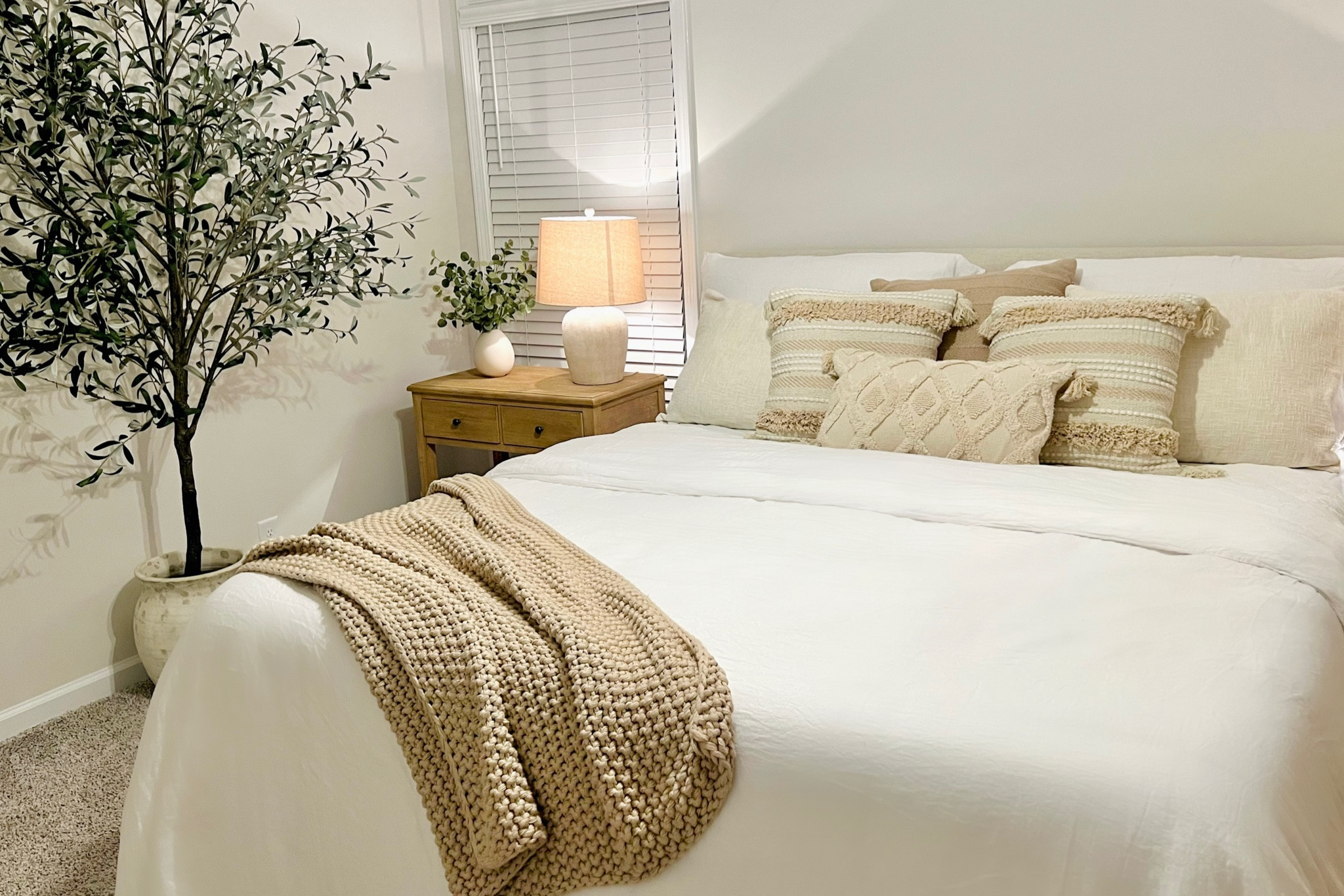 Cozy, neutral bedroom decor and bedding

#LTKhome #LTKFind #LTKstyletip