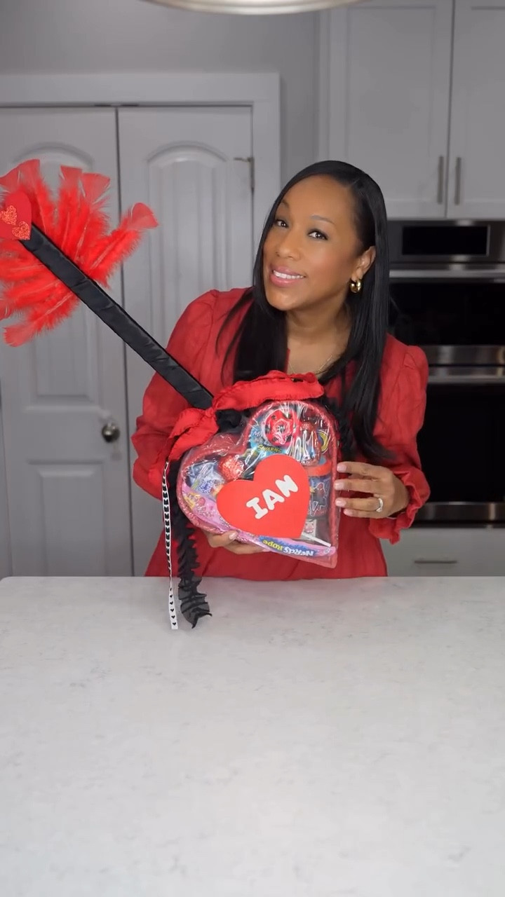 I made these cute DIY Cupid’s Arrow Valentine baskets for my kids in about 15 minutes, and they were so simple to put together. Easy, fun, and a sweet way to make Valentine’s Day feel special without overcomplicating it 🤍

If you’re looking for Valentine basket ideas for kids, this is one you can easily recreate.

❤️Comment VALENTINE and I’ll send you links to everything I used to make these.

#kidsvalentines #diyvalentines #valentinesforkids #valentinegiftideas #momlife