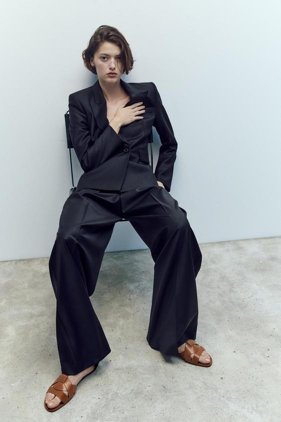 FLAT CROSSED LEATHER SANDALS | Zara US