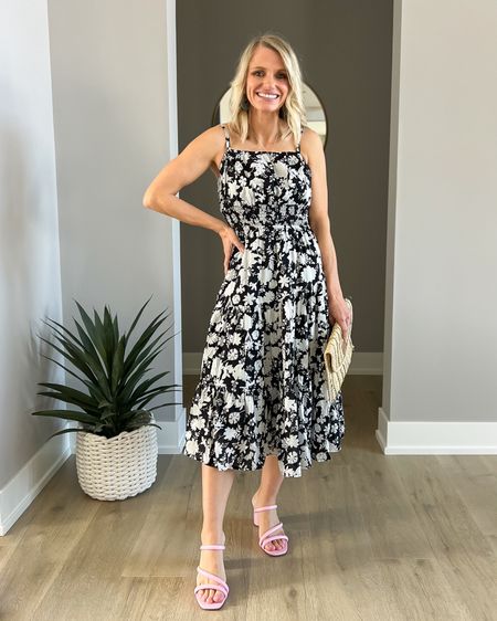 This black and white floral dress would be perfect to wear for a graduation ceremony. I’m wearing an xs  

#LTKfindsunder100 #LTKstyletip #LTKfindsunder50