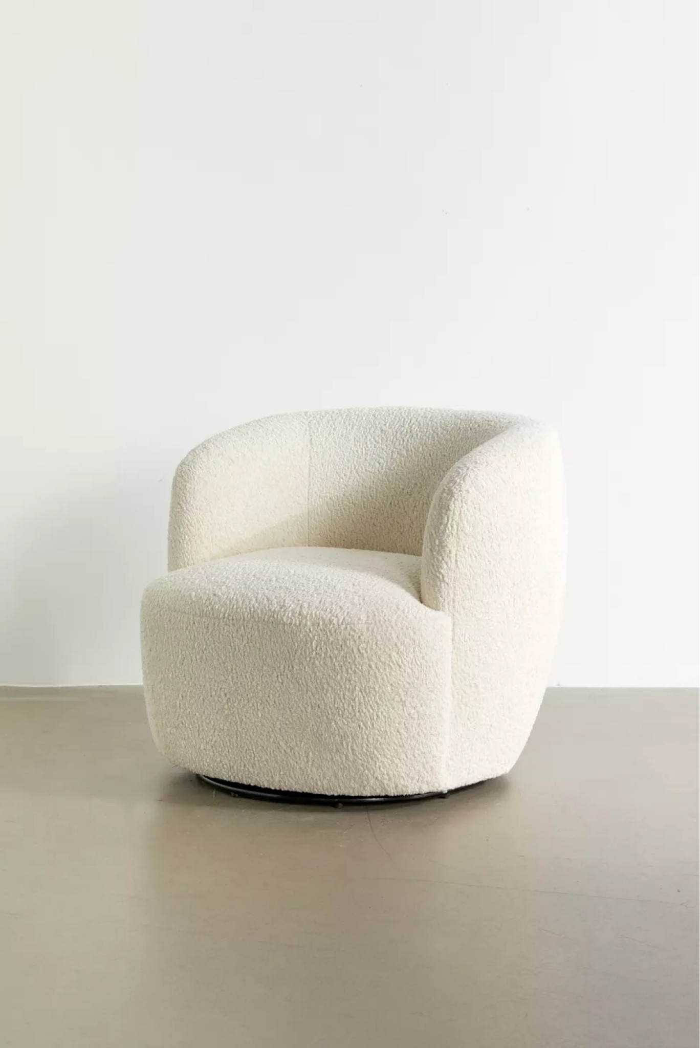 Dover Faux Sheepskin Swivel Chair from Urban Outfitters 🤍


Neutral home finds 
Neutral furniture 
Neutral chair 
Accent chair 
Boucle chair 
Living room finds 
Bedroom finds 
Dining room finds 
Neutral accent chair 
Urban outfitters home finds 
Cozy home 
Neutral decor 
Modern home decor 