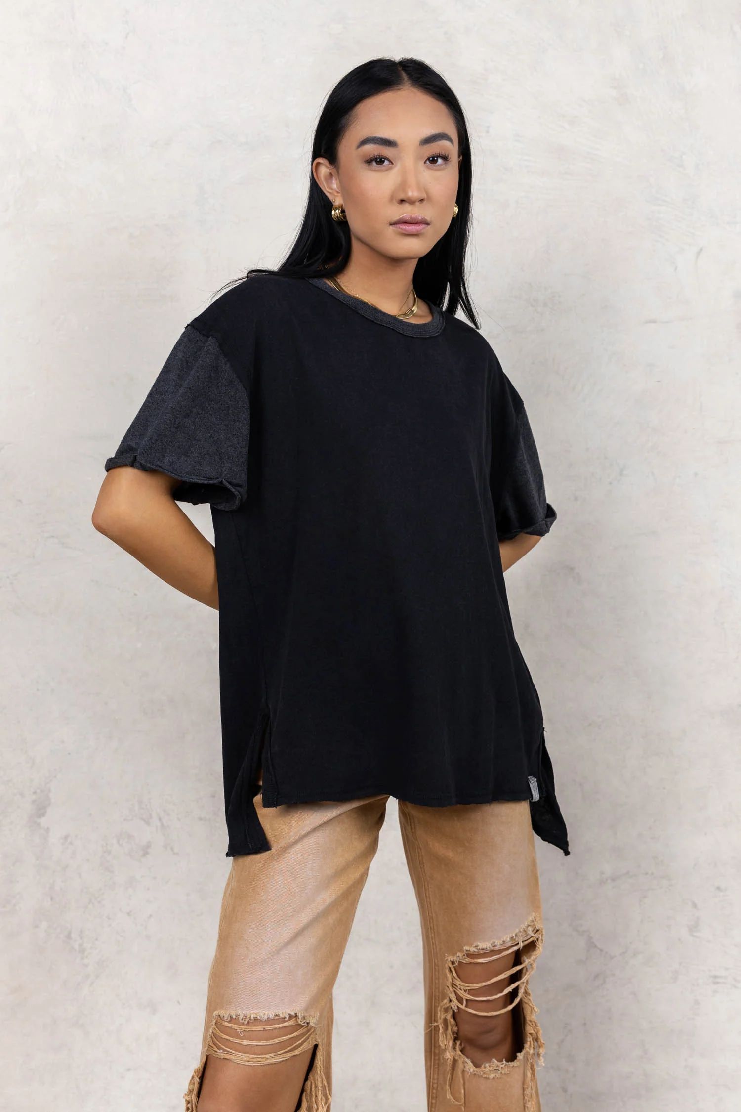 Addie Rolled Sleeve Top in Black - böhme | Bohme