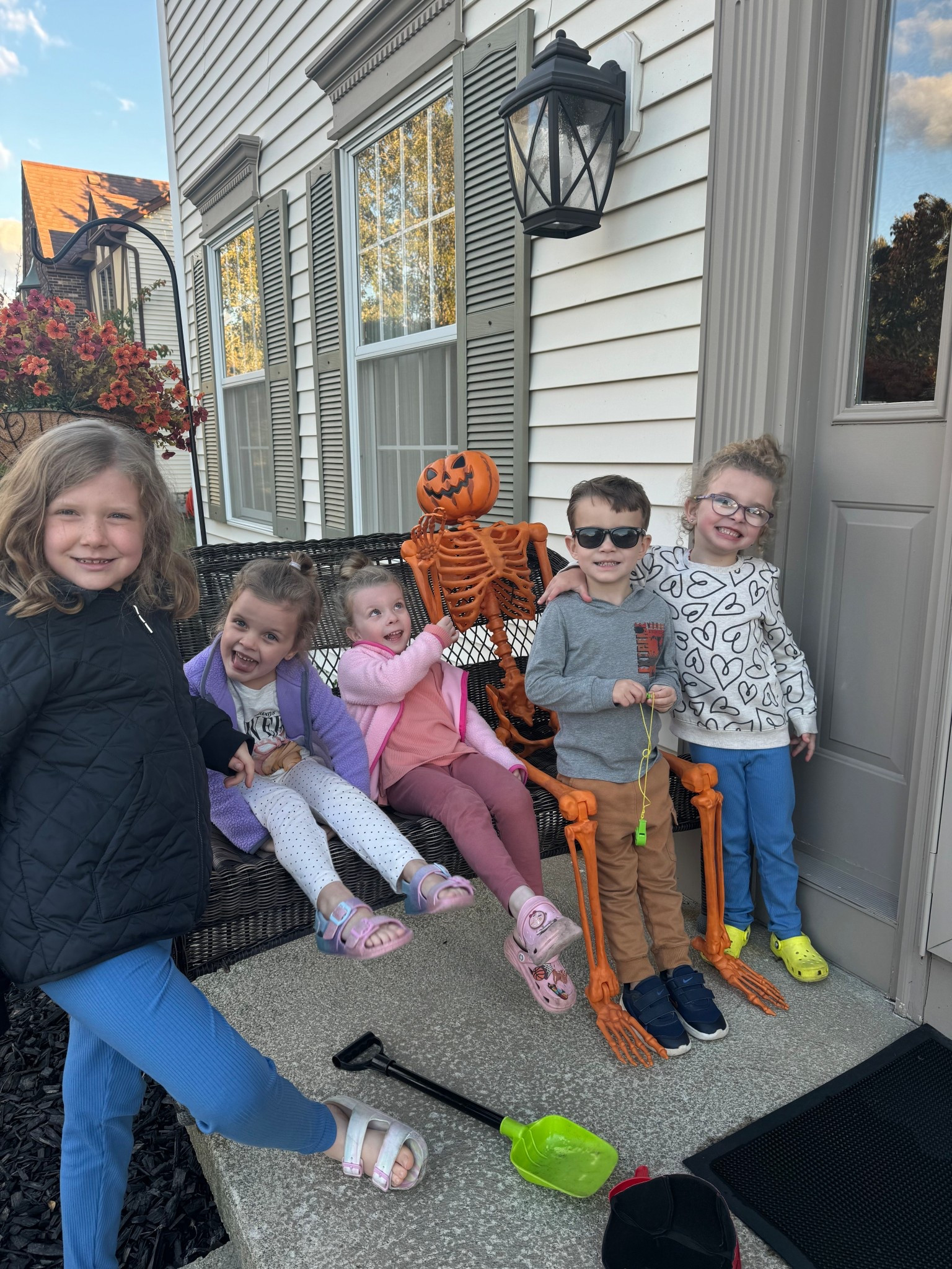 Such a fun skeleton! 🎃

#LTKSeasonal #LTKHalloween #LTKHome