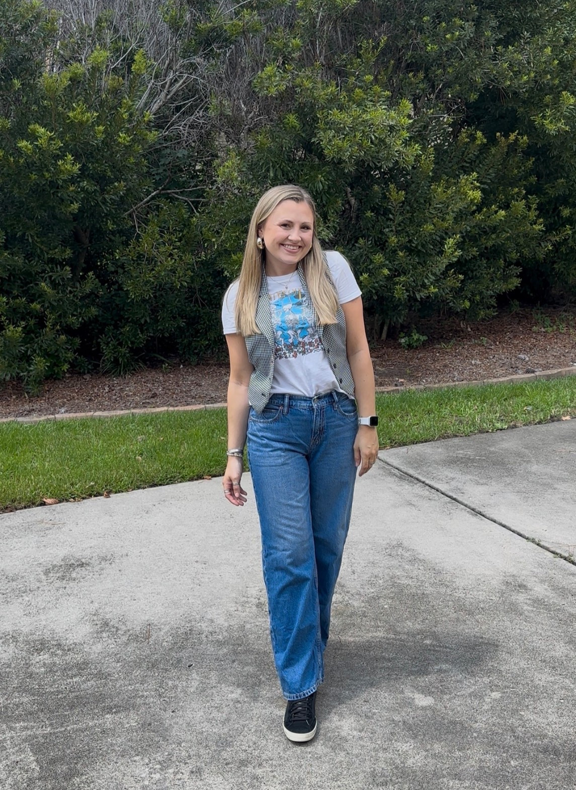 Top: Palmetto Moon, Size L
Vest: TJ Maxx, Rachel Zoe, Size M
Jeans: American Eagle, Size 0
Shoes: P448
Earrings: TJ Maxx 