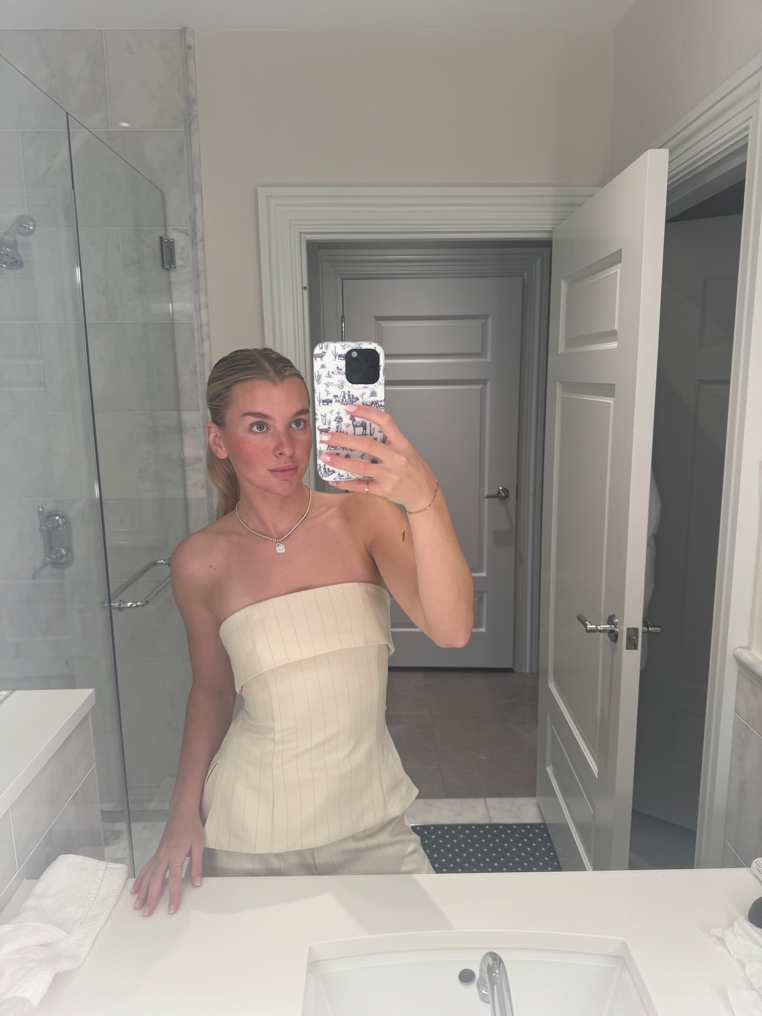 Summer dinner🤍

#LTKSummerEdit #LTKStyleTip #LTKSeasonal