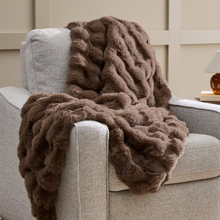 Better Homes & Gardens Bubble Brown Basket Faux Fur Oversized Throw, 50" x 72" | Walmart (US)