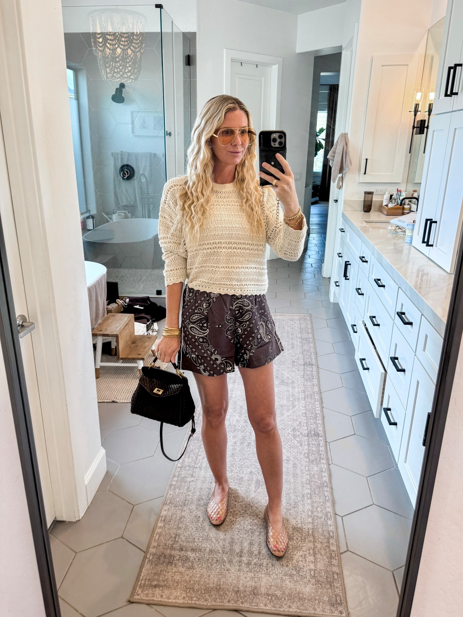 Casual mom vibes

#LTKootd #LTKOver40 #LTKSeasonal