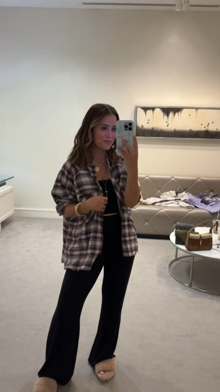 Love this neutral flannel! I’m wearing a size small 

#LTKStyleTip #LTKxNSale #LTKFindsUnder100