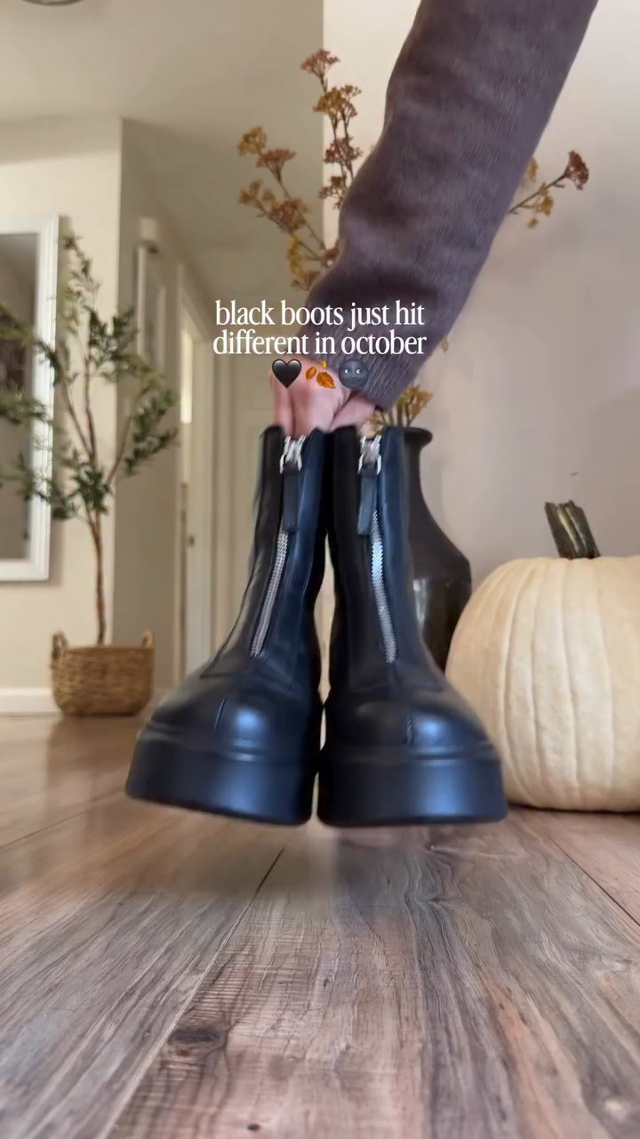 Because no October should go without a cute black boot!🖤 @Steve Madden US

#ltkgrwm #LTKSeasonal 
#boots #fallfashiontrends #stevemadden