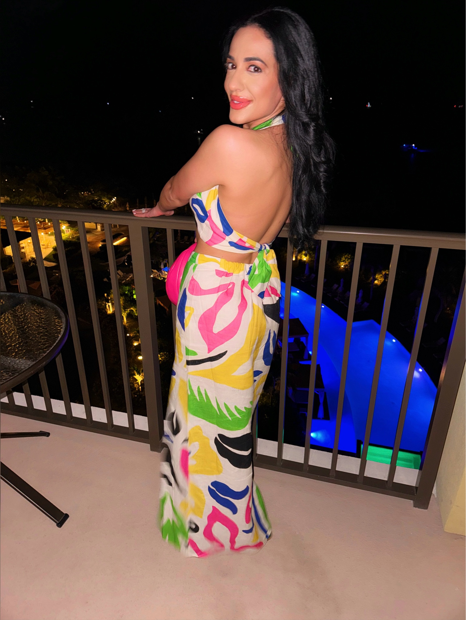 Some color to kick off night #1 in Aruba 📍🩷

#LTKSwim #LTKTravel #LTKShoeCrush