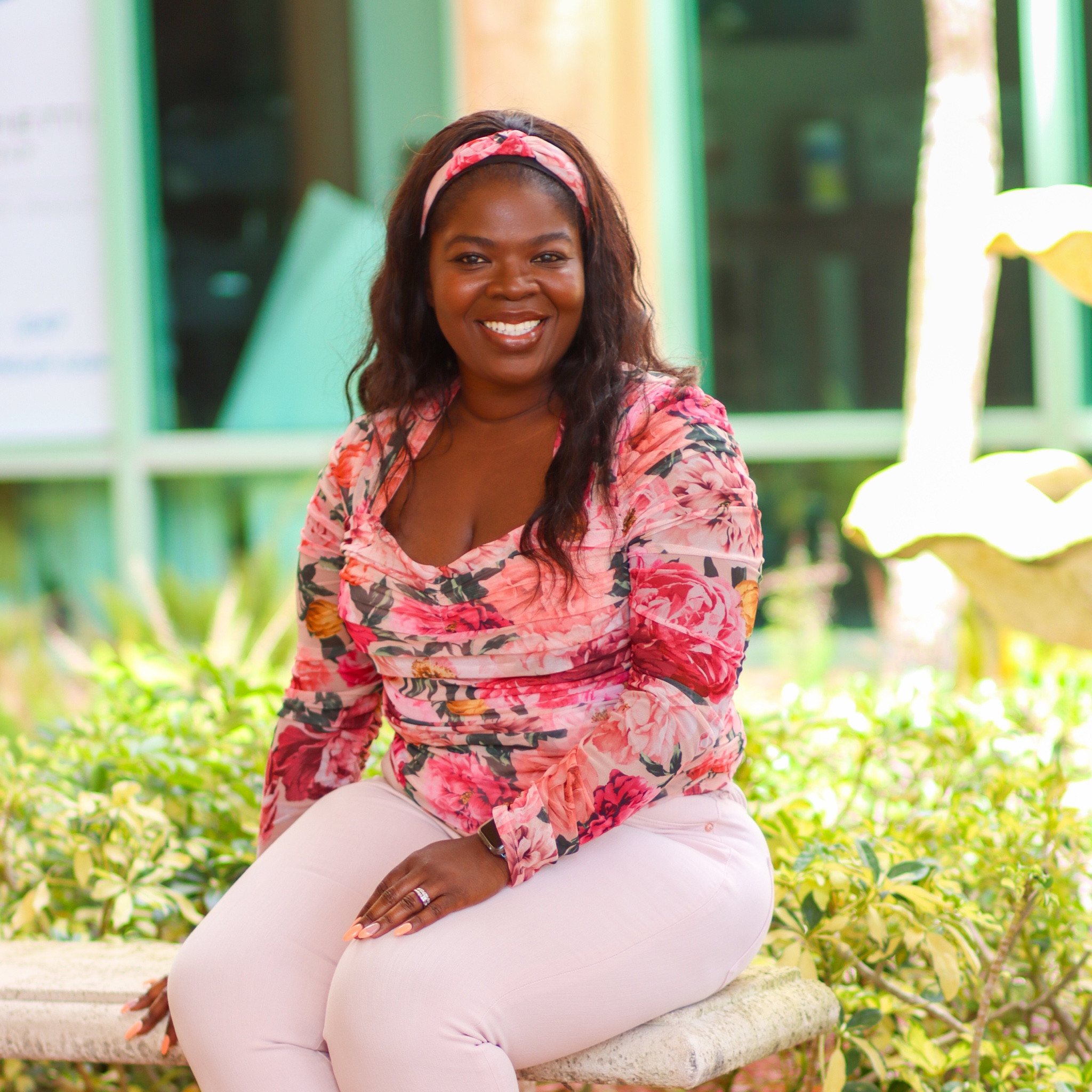 I love staying radiant with this floral ruched top and pink hairband! I suggest you pair it with white skinny jeans to emphasize the colors and details of the top.

fall fashion, fall outfit, fall must haves, fall favorites, fall outfit idea, fall outfit inspo, floral outfits, floral outfit ideas, floral outfit inspo, pink tops, outfit ideas for moms, outfit inspo for moms, fall style mom outfits

#LTKSeasonal #LTKworkwear #LTKstyletip