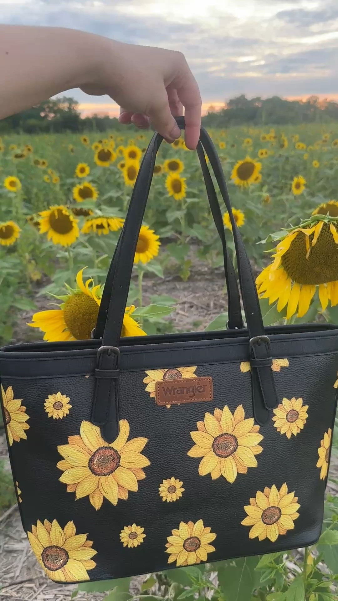 Wrangler sunflower bag 🤩💛🌞🌻

#LTKgrwm #LTKdayinmylife