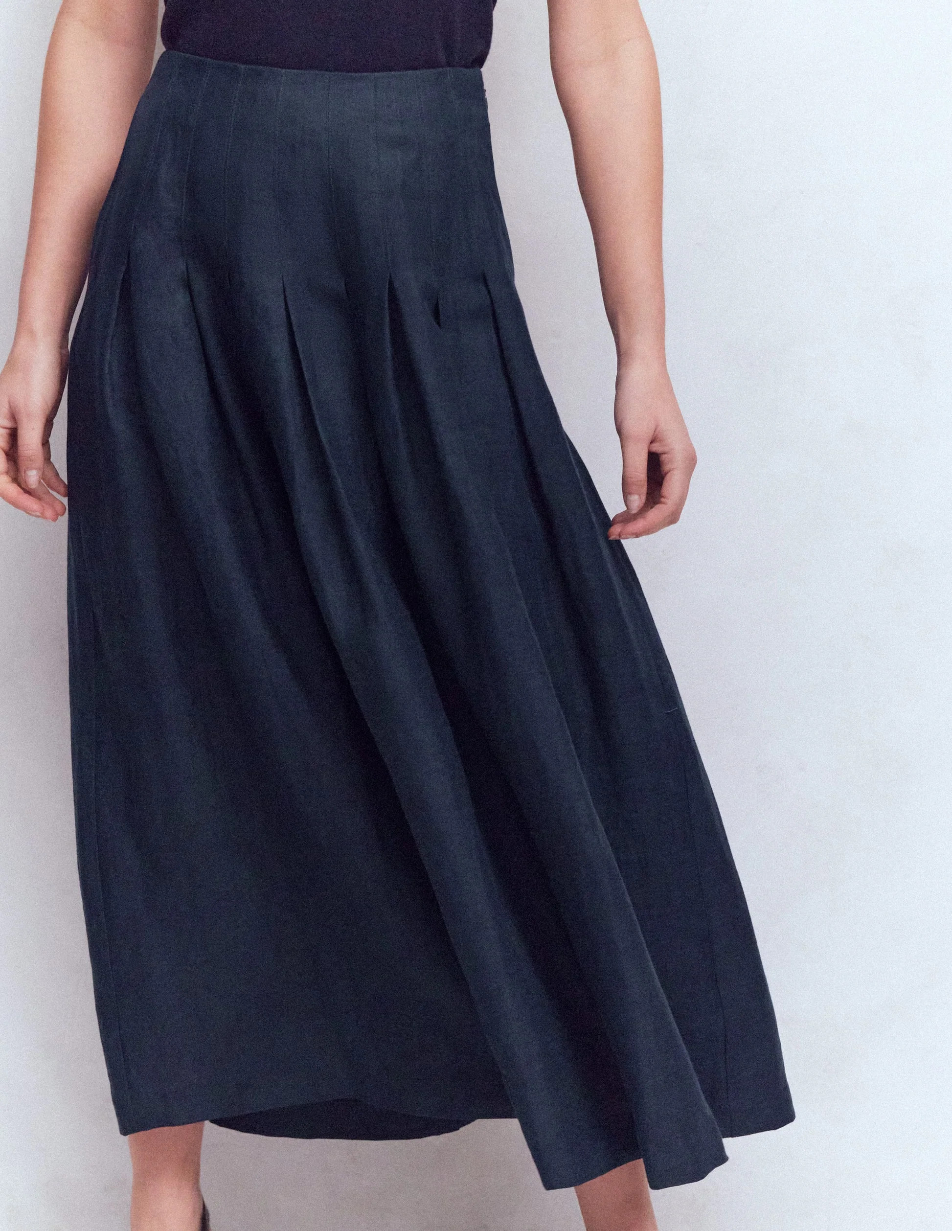 Valentina linen Skirt-Navy | Boden (US)