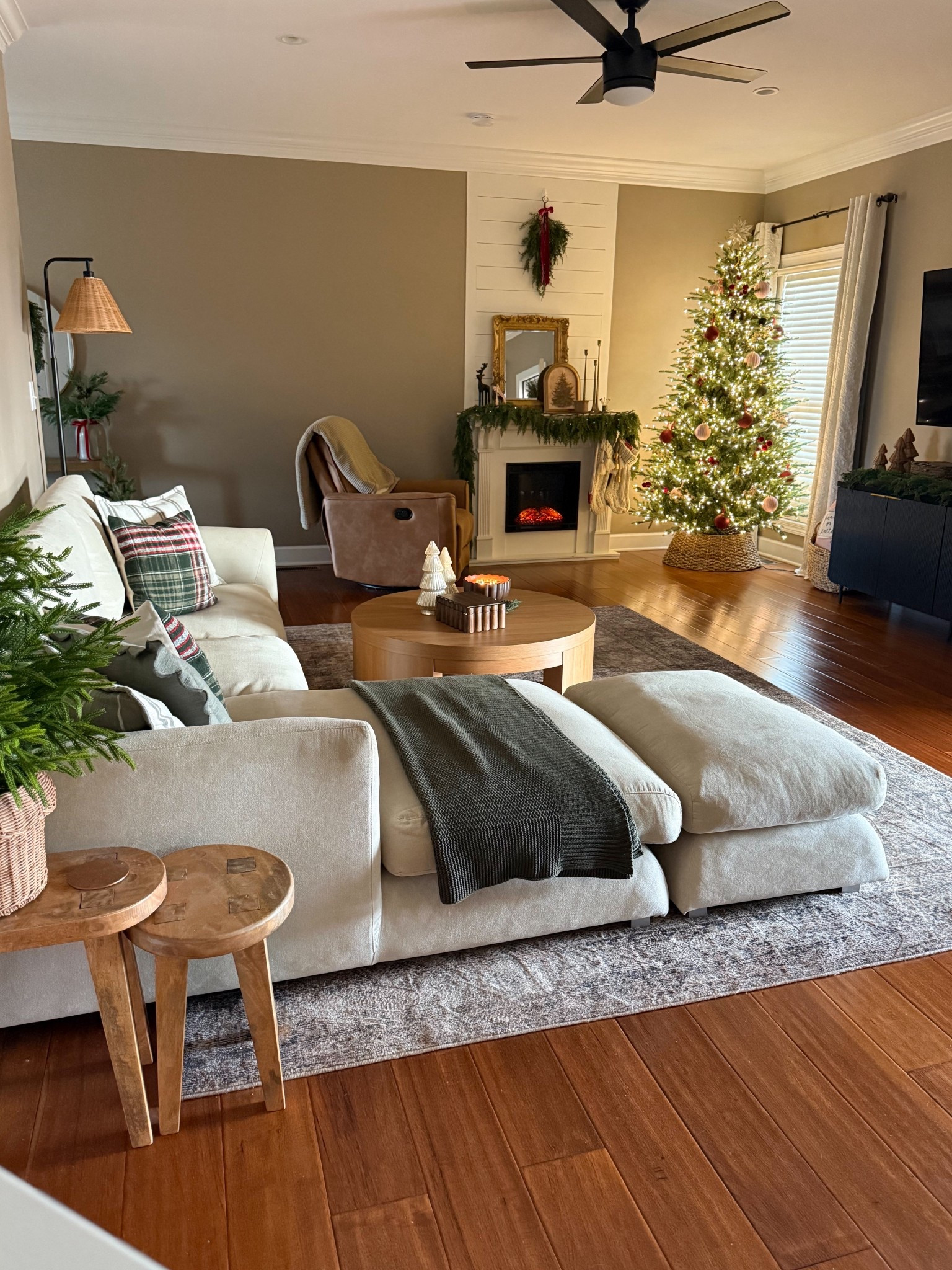 Cozy classic Christmas living room! 🎄🥰

#LTKHome #LTKHoliday #LTKSeasonal